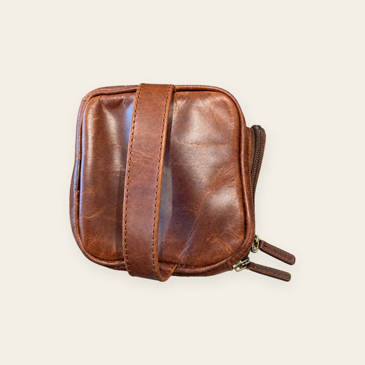 Crazy Horse Brown leather dopp kit — end view