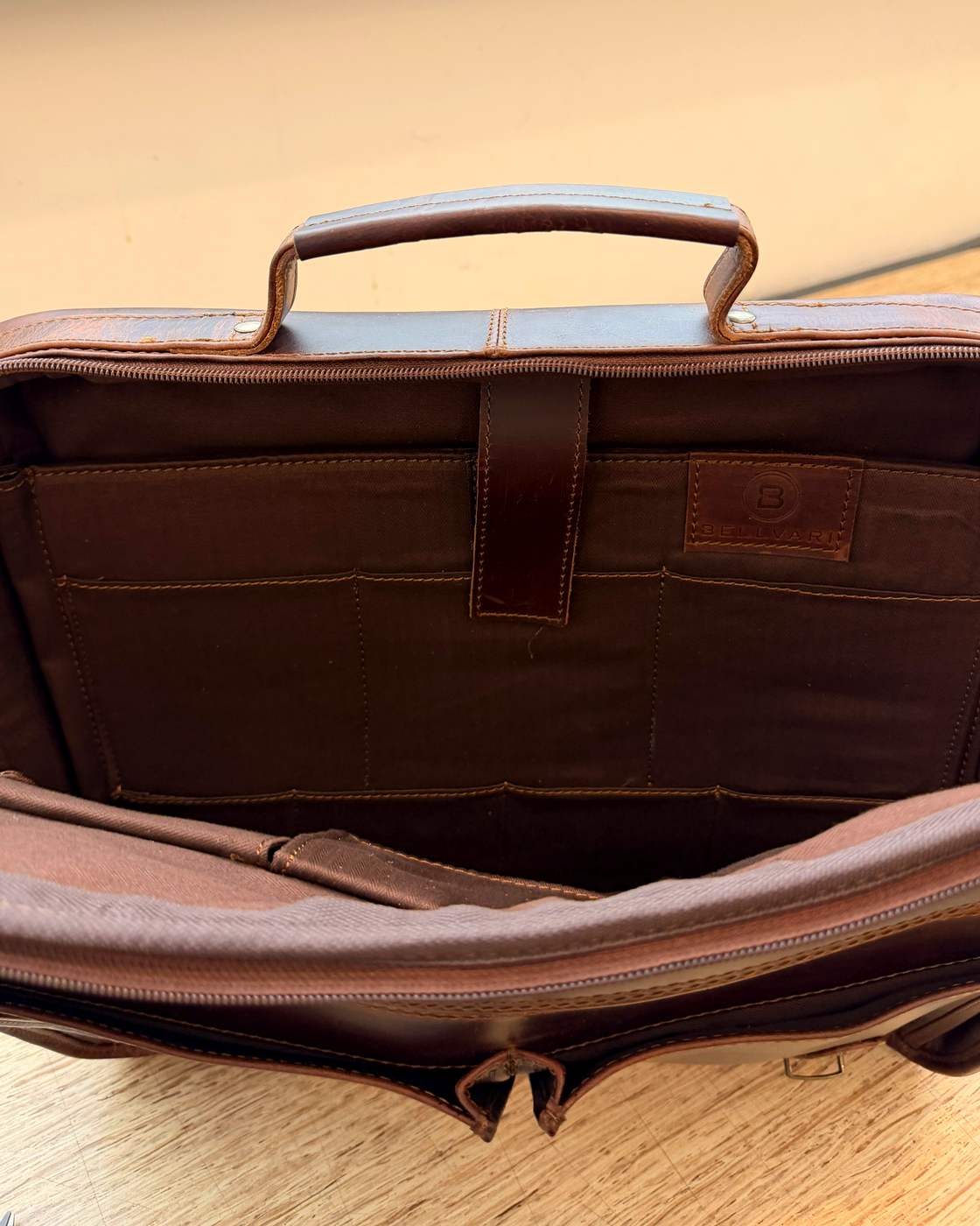 Real photo of The Messenger main compartment and organizer
