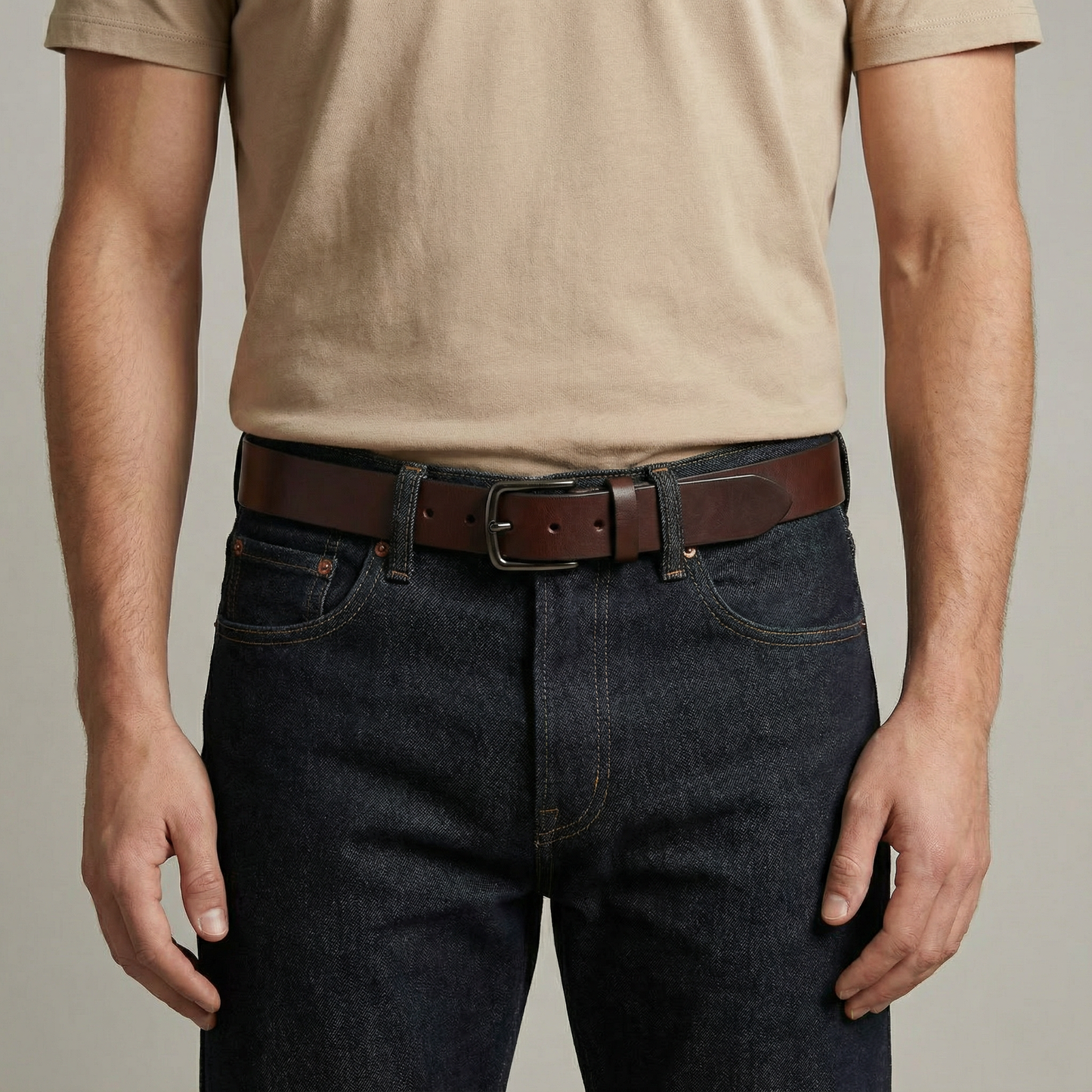 Bellvari Nightfall black leather belt edge detail.