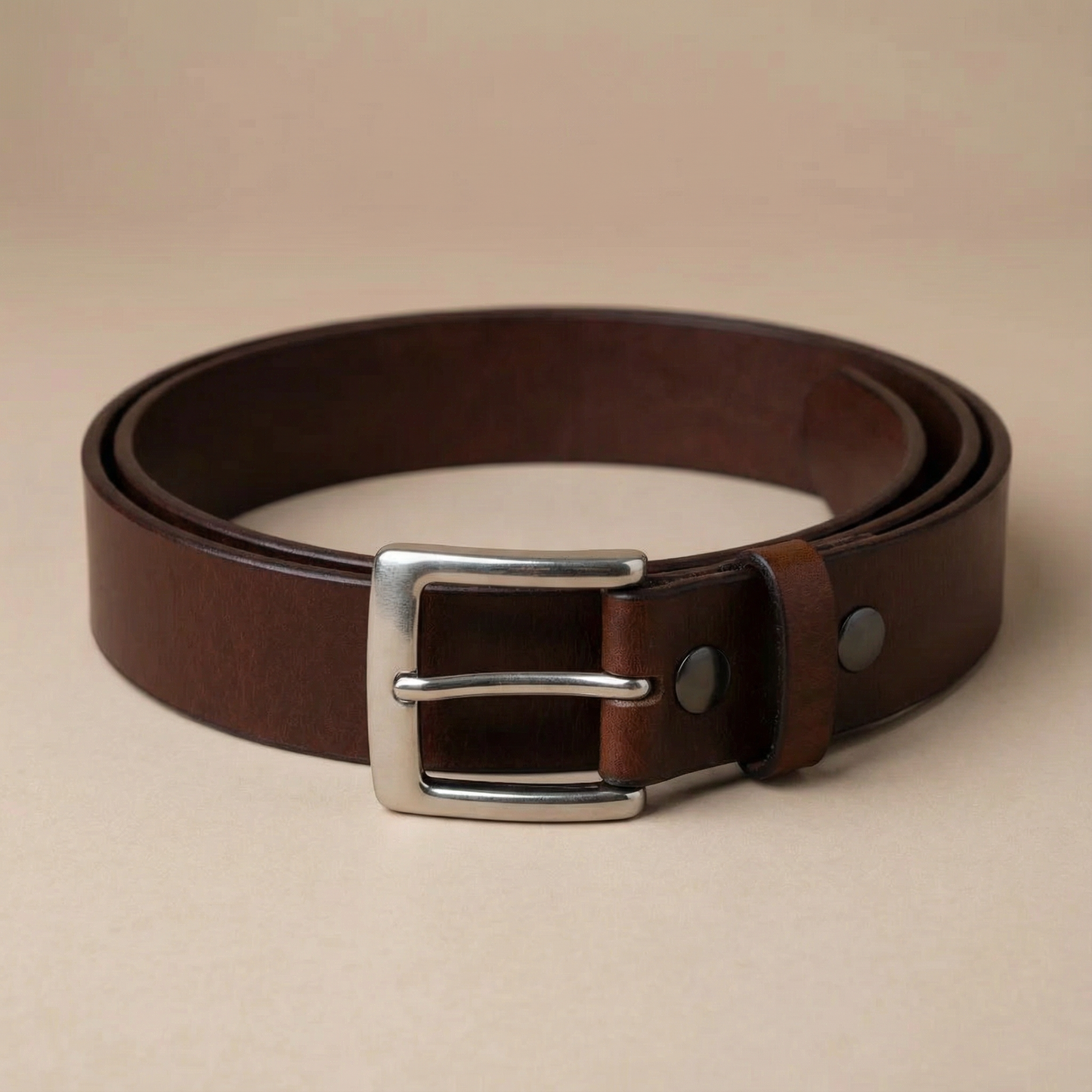 Bellvari Trailblazer leather belt detail showing crunch texture.